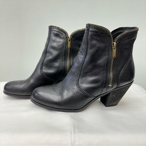 Sam Edelman black leather booties women's‎ 8.5.  functional zippers.